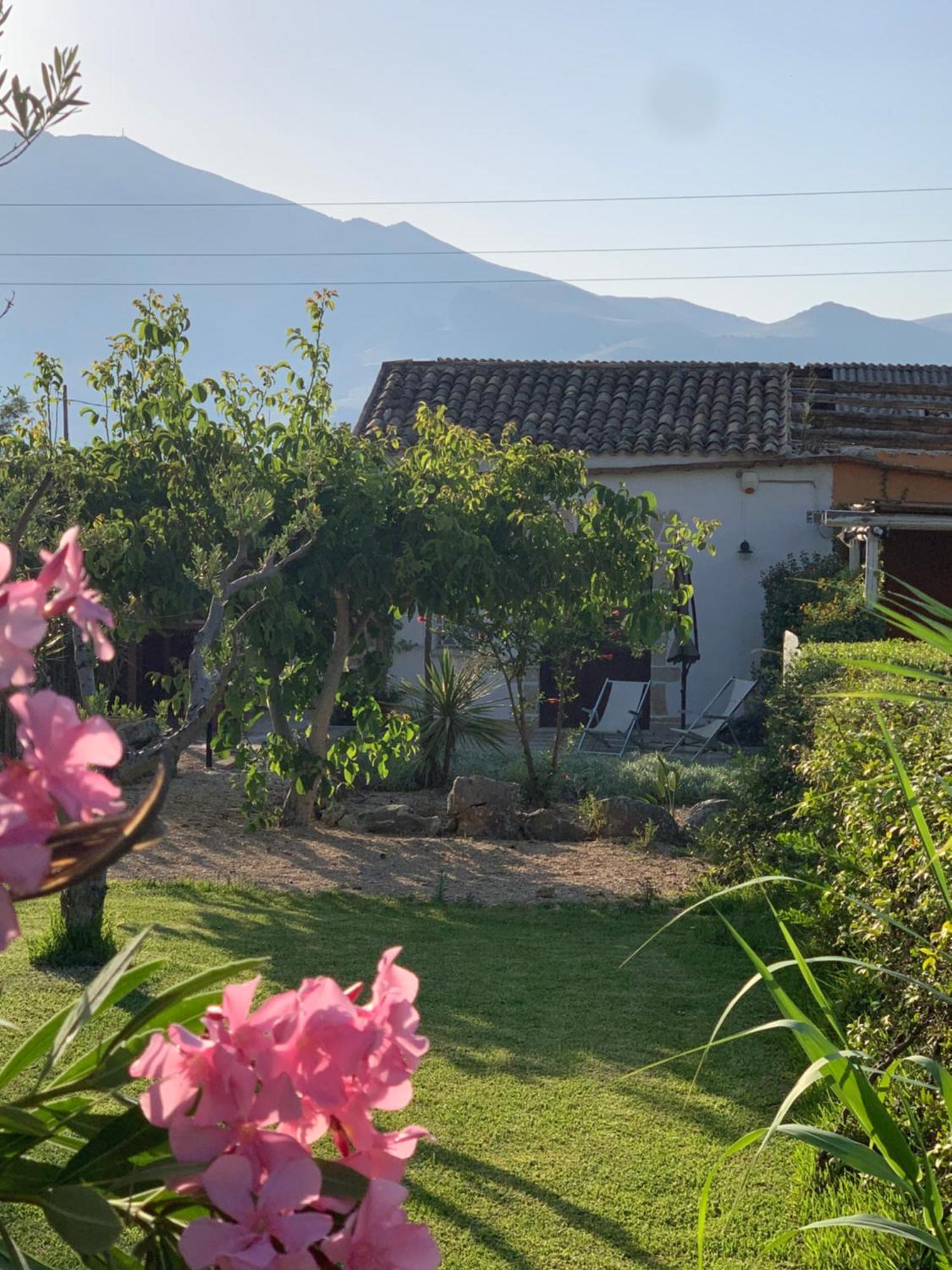 Lovely Cottage カステッランマーレ・デル・ゴルフォ エクステリア 写真